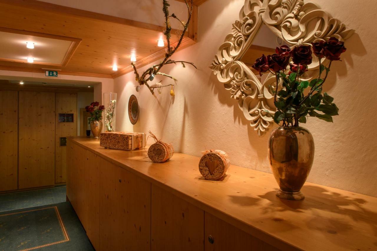 גרגלן Hotel Alpenrose מראה חיצוני תמונה